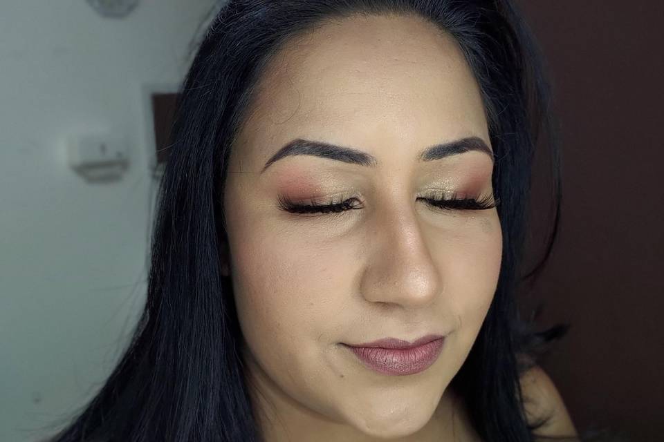 Bruna Paro Makeup