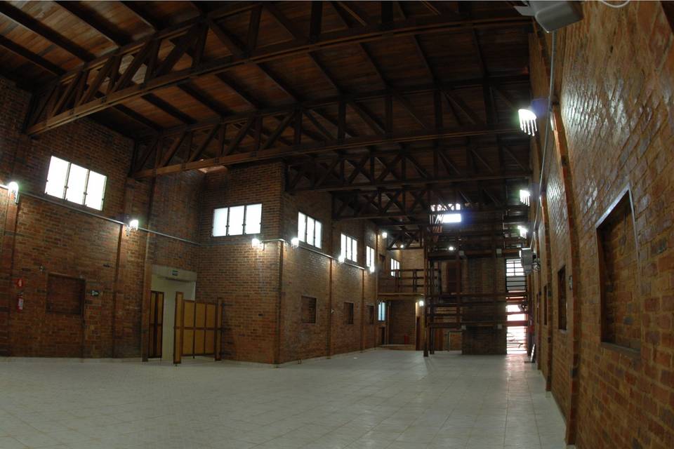Salão principal visto do fundo