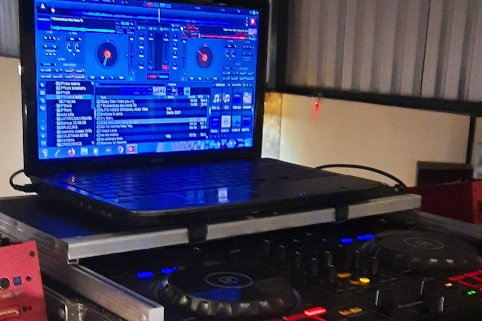 Mesa DJ