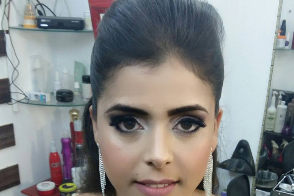 Cinara Carvalho Hair & Makeup