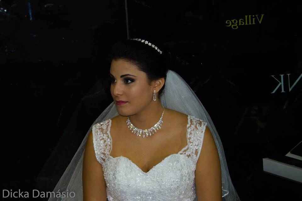 Ci Carvalho makeup