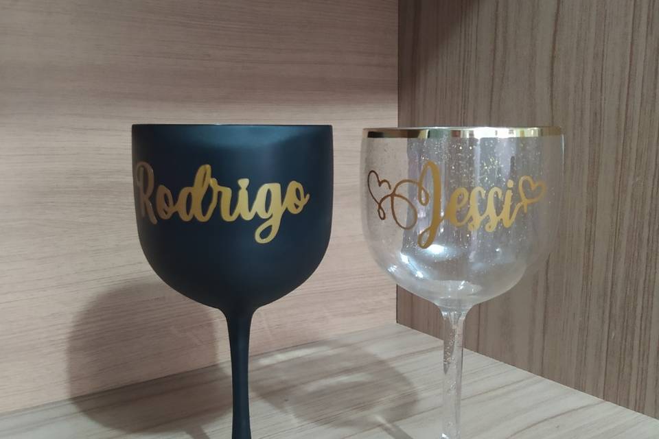 Taça noivos personalizada com