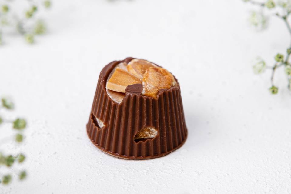 Bombom com Amêndoas Laminadas