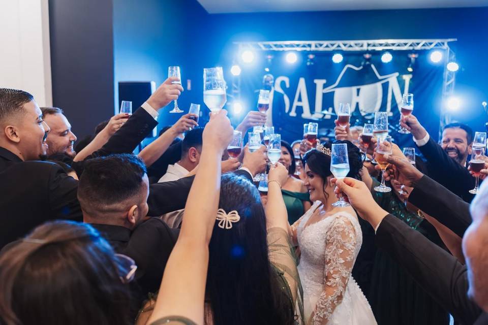 Banda Saloon