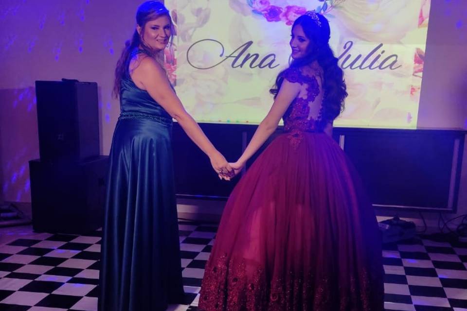 Debutante Júlia e a mãe Marga