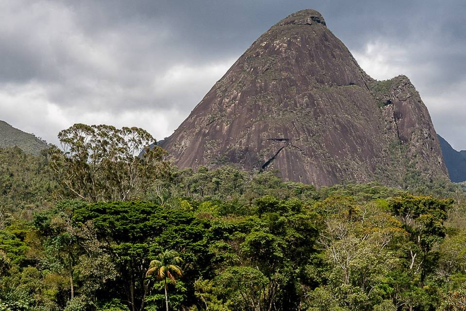 Área externa frente ao lago