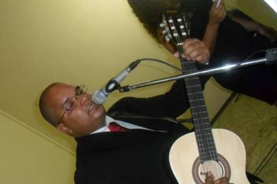 Fernando lima voz e violão