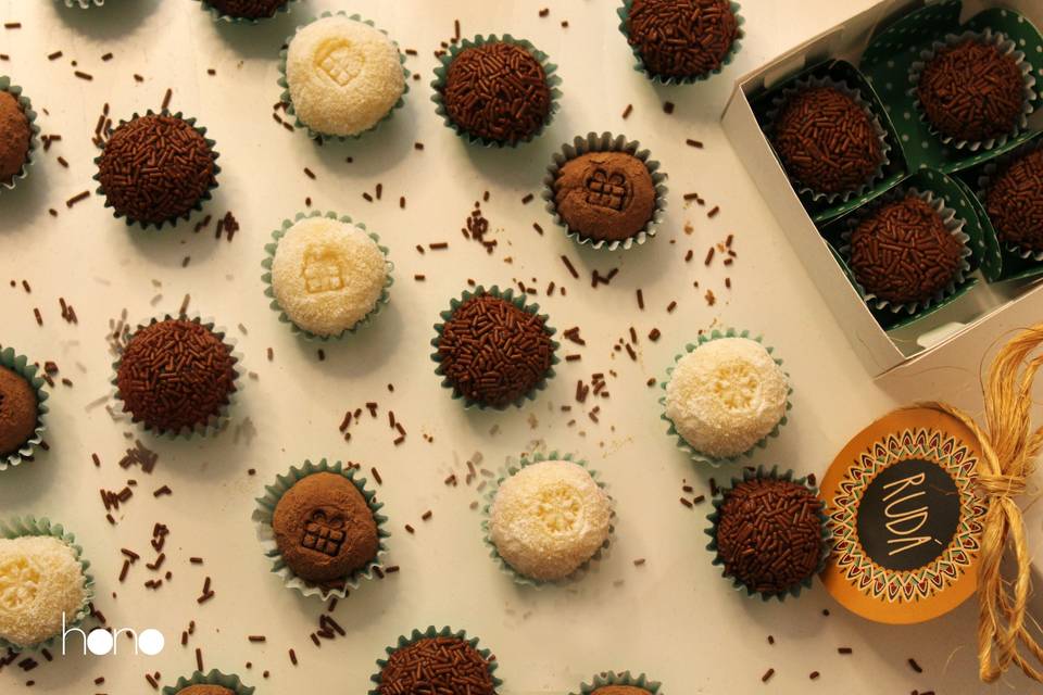 Brigadeiros e beijinhos