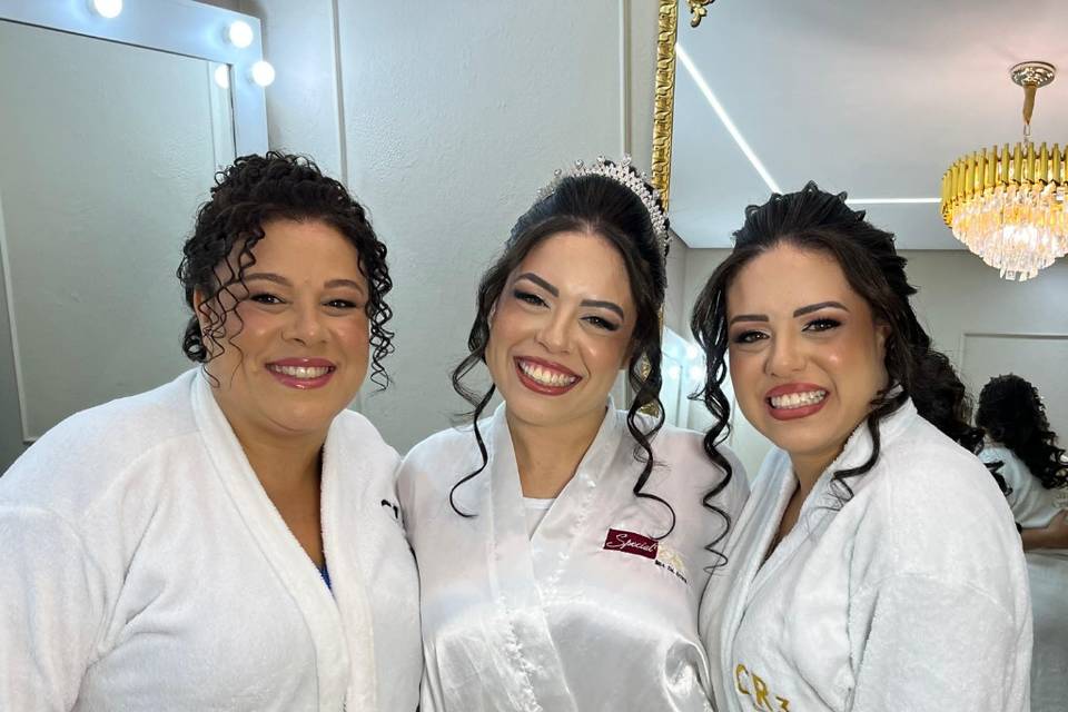Noiva Thayna e suas acompanhan