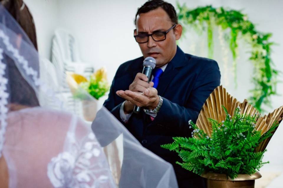 Lindembergue Santos Celebrante