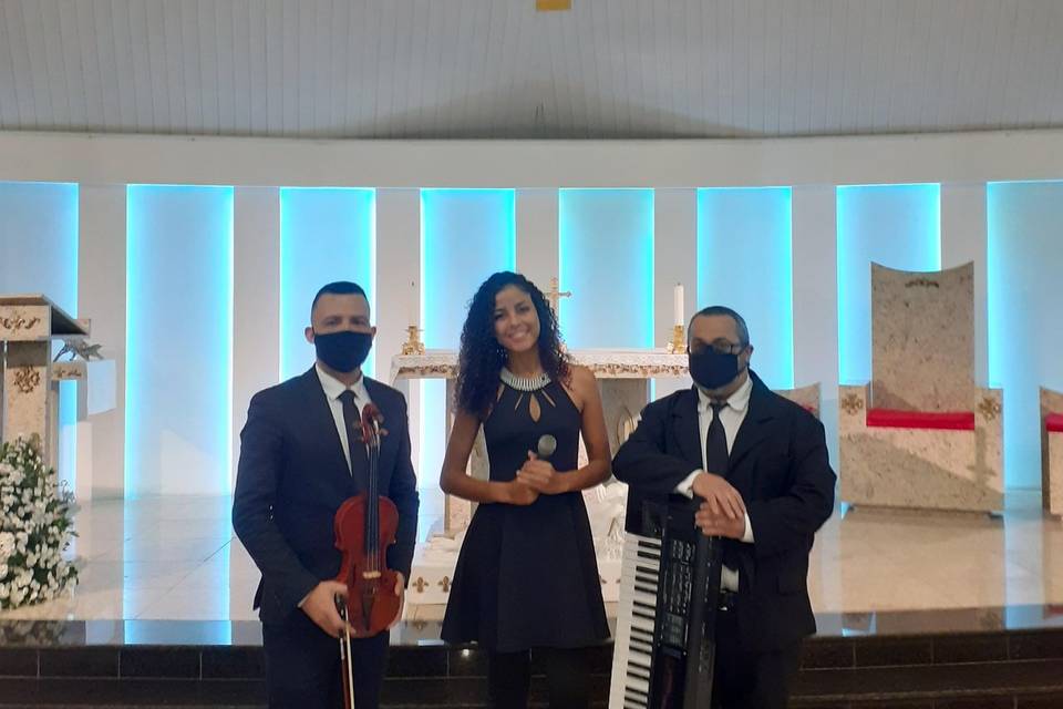 Trio Violino Voz e Teclado