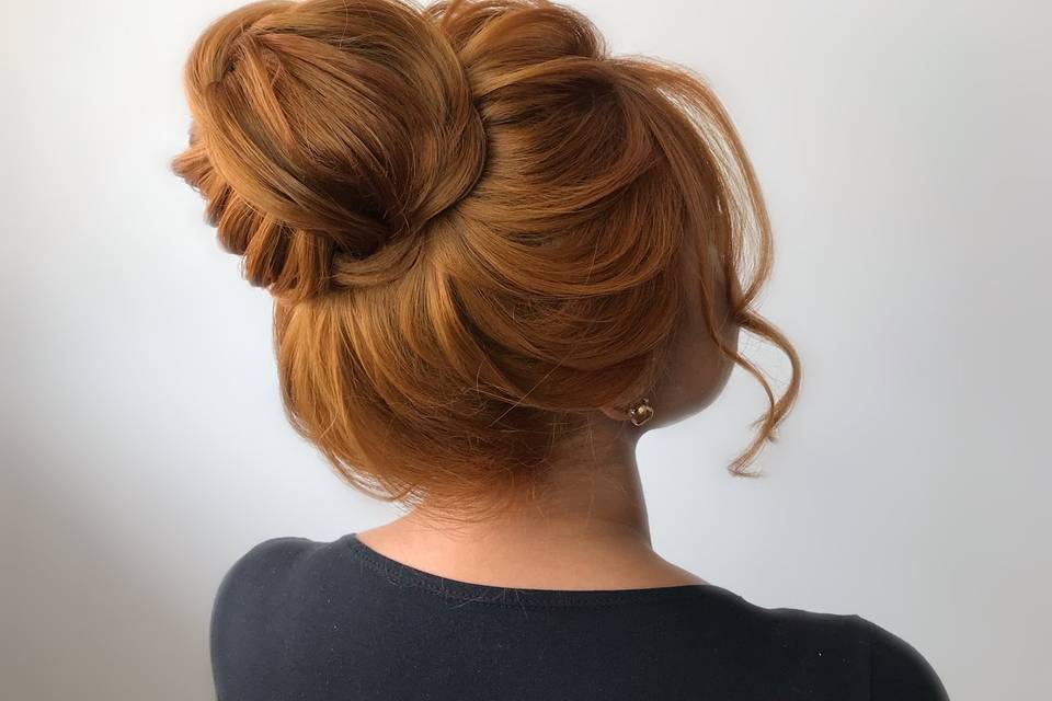 Penteado coque noiva clássico