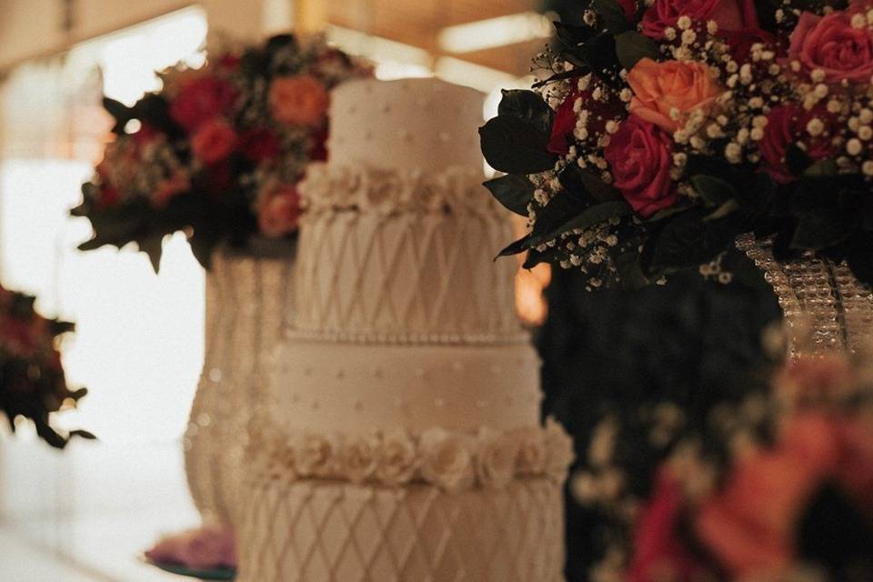 Bolo da mesa principal