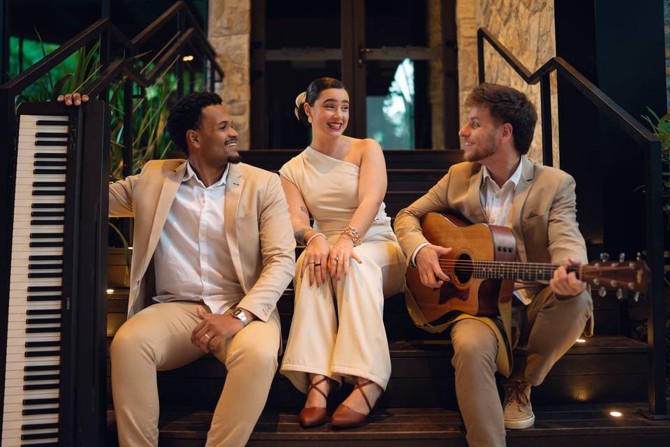 Trio - Violão, piano e voz Fem