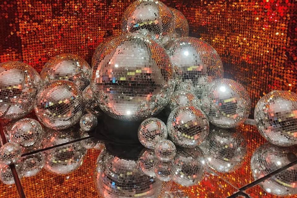 Shimmer wall