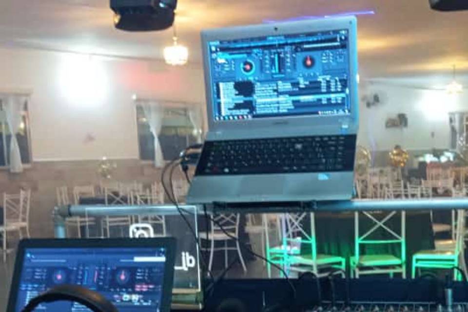 DJ som e iluminação