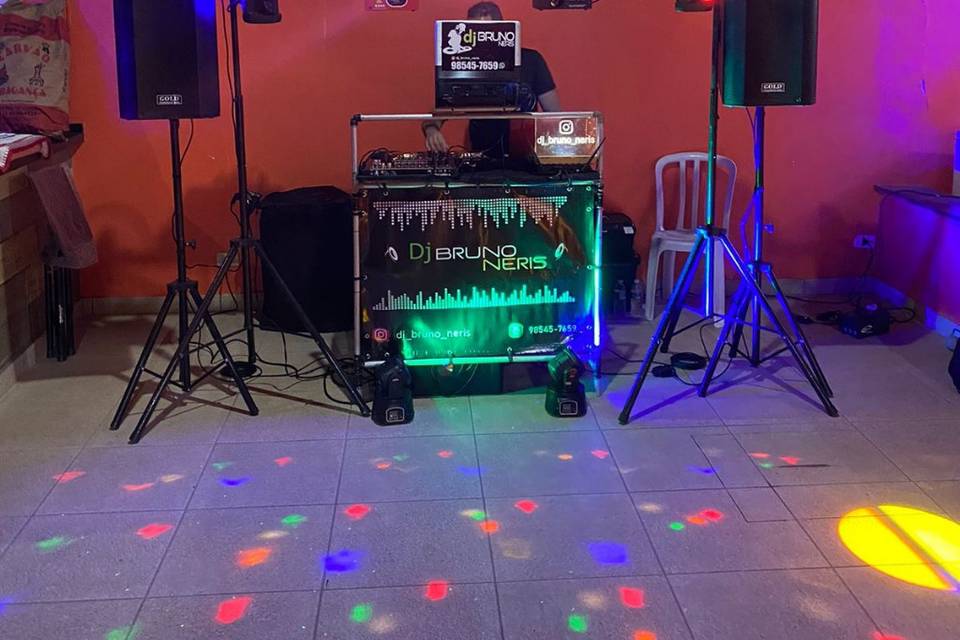 DJ som e iluminação