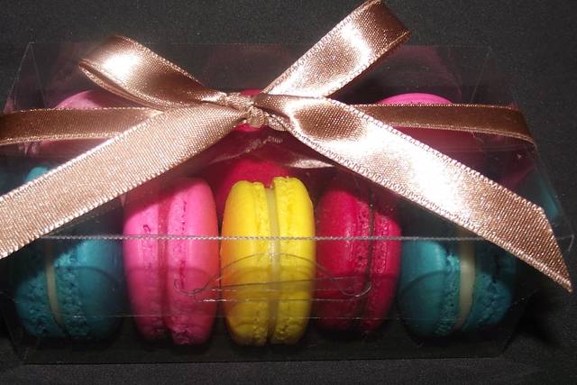 Embalagens com oito macarons