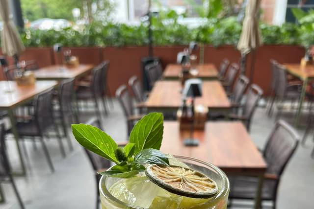 Phelipe mixology