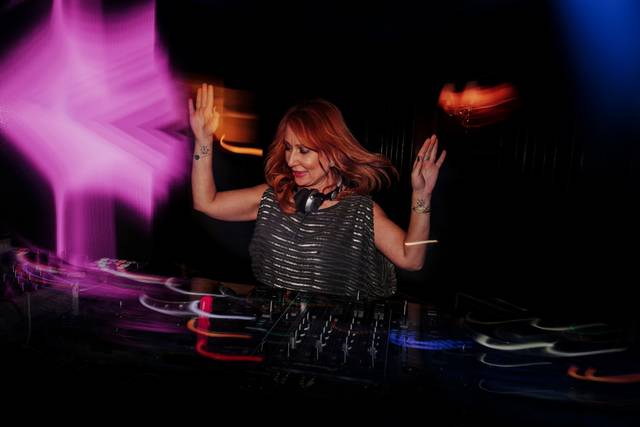 DJing by Simone Borth