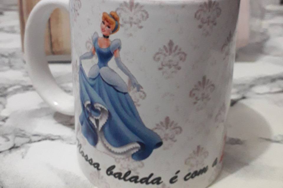 Caneca de porcelana