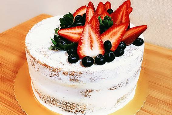 Bolo naked cake frut.vermelhas