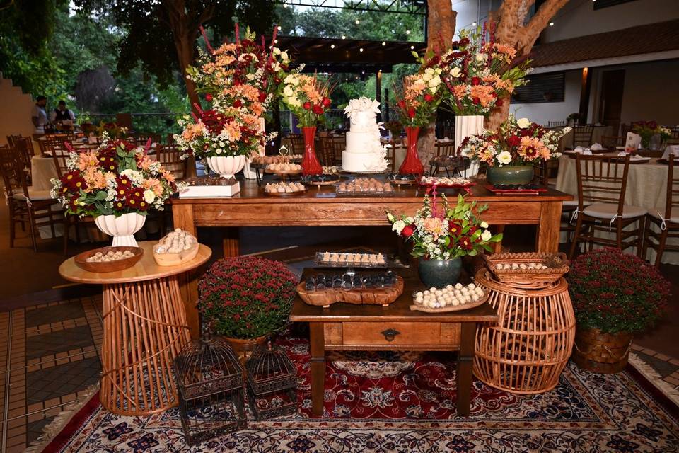 Mesa de Bolos e Doces