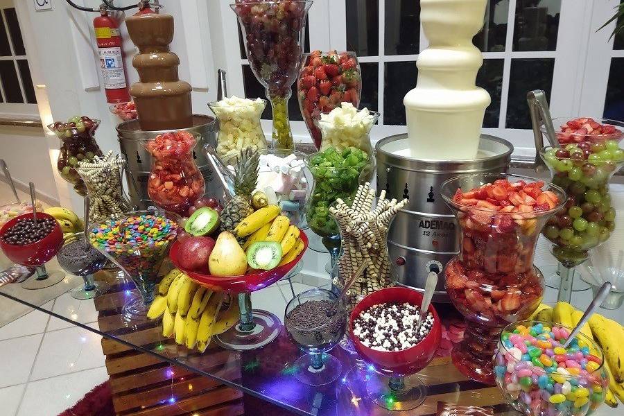 Hello Festas e Eventos - Cascata de Chocolate