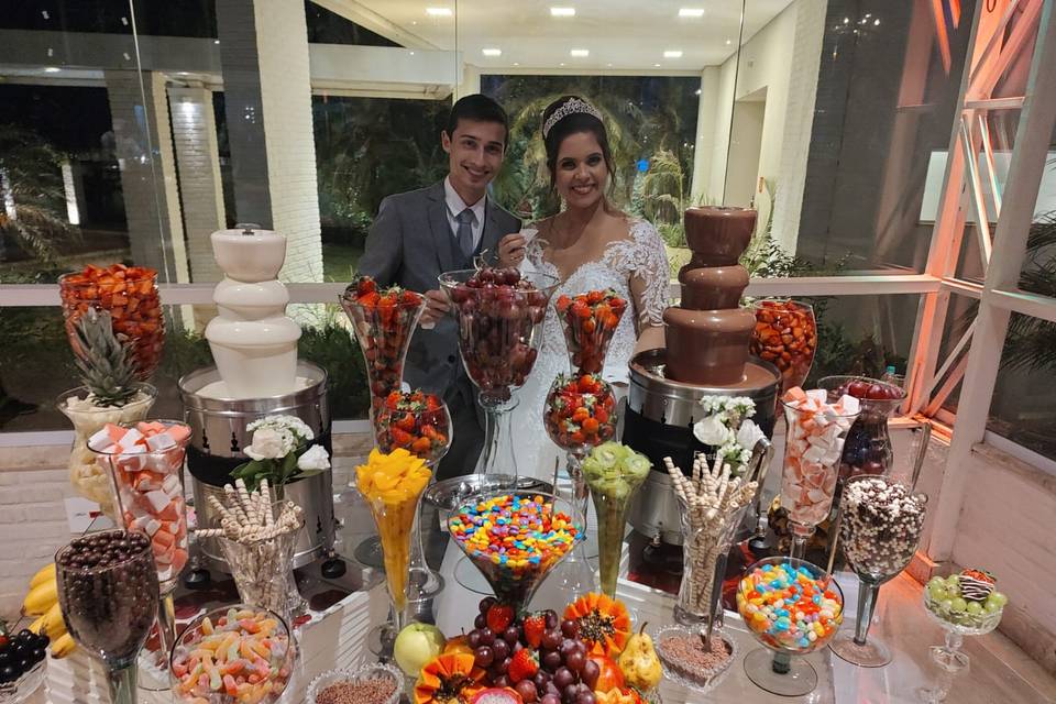 Hello Festas e Eventos - Cascata de Chocolate