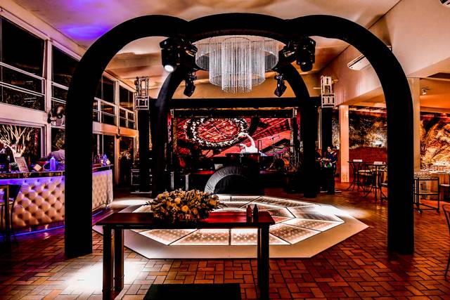 Piso diamante com lustre de cr