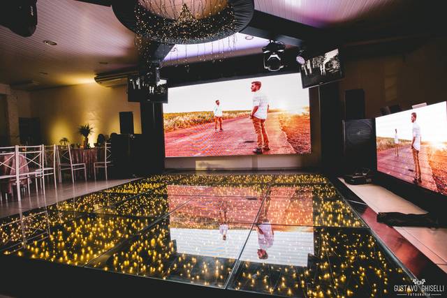 Painel de led e piso paris