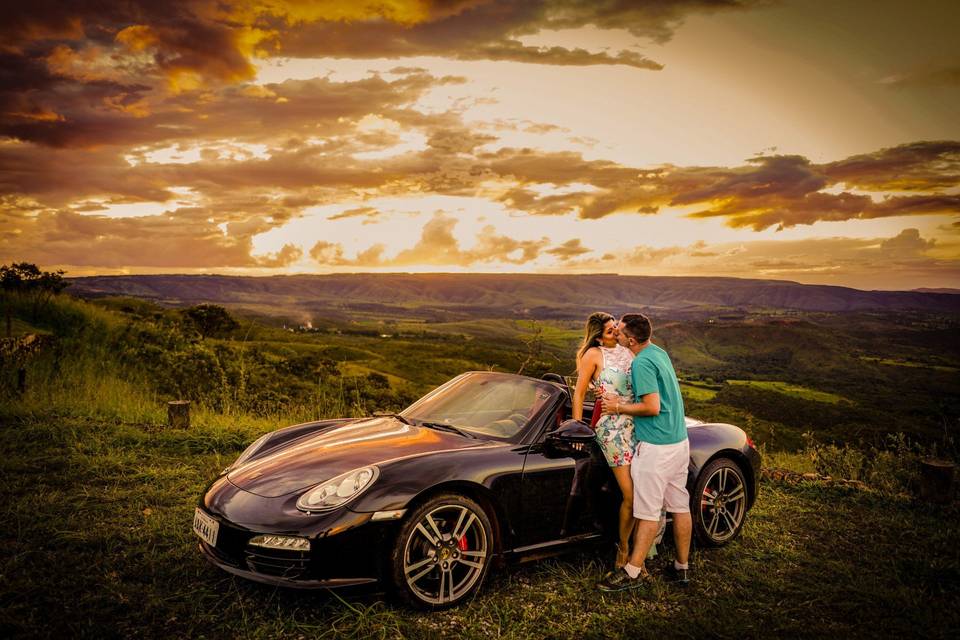 Casal fotos no Porsche