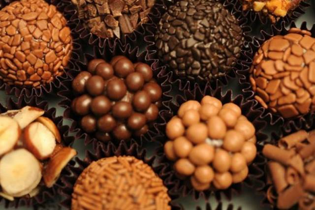 Mesa de chocolates finos
