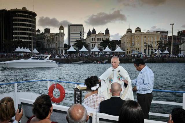 Cerimônia em um barco