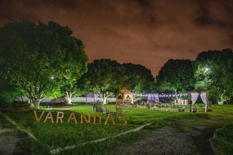 Varanda's Lounge