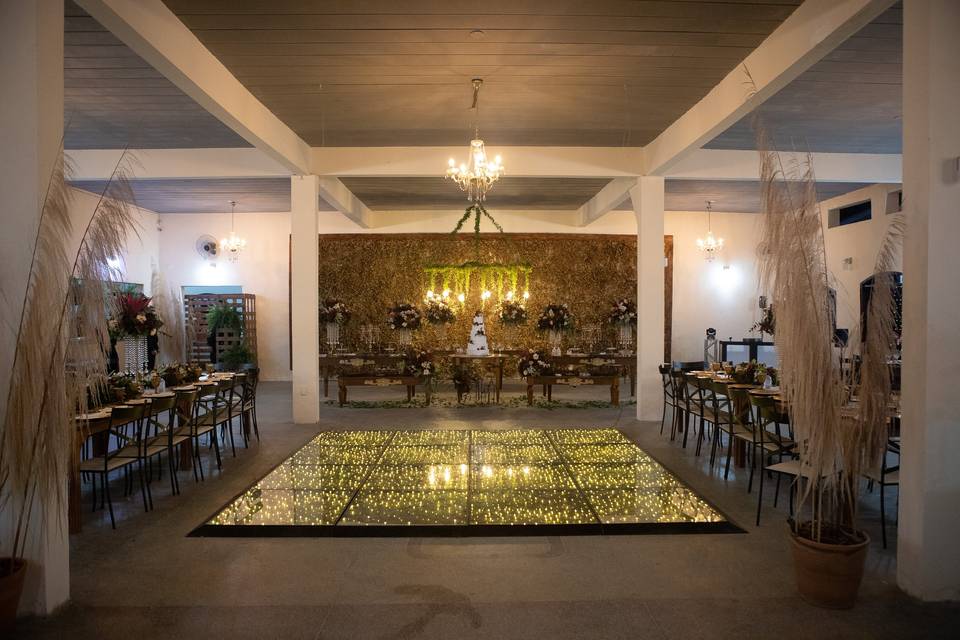 Varanda's Lounge