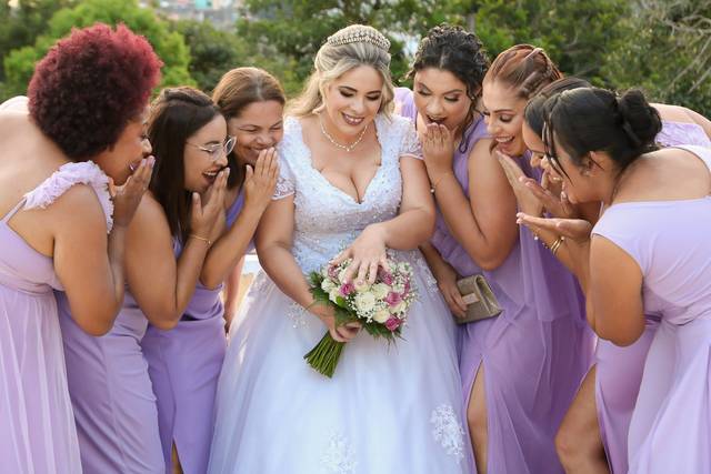 Noiva e damas