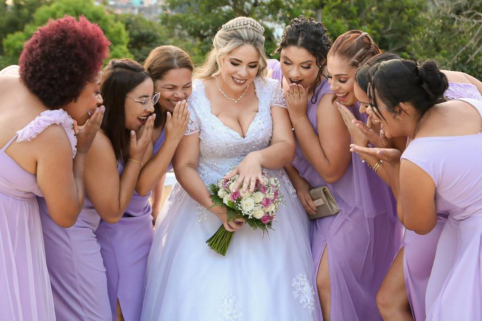 Noiva e damas