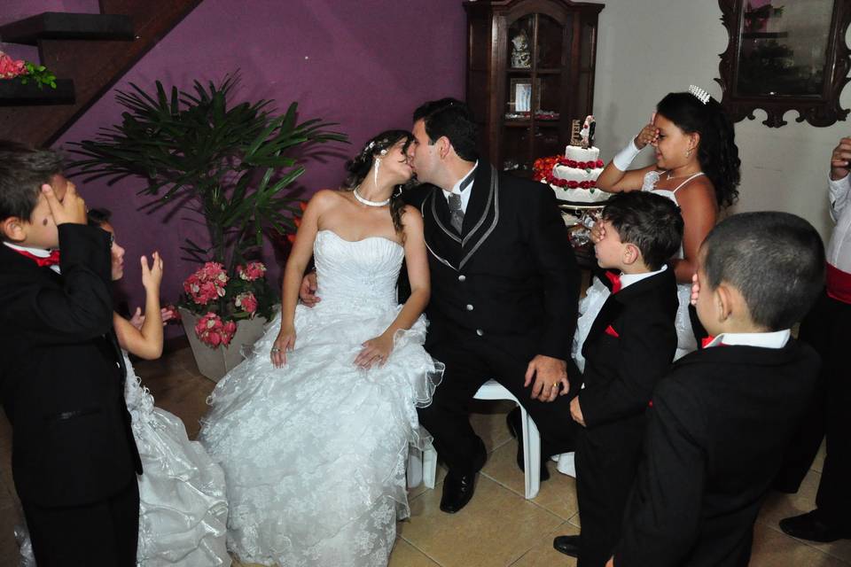 Felizes.