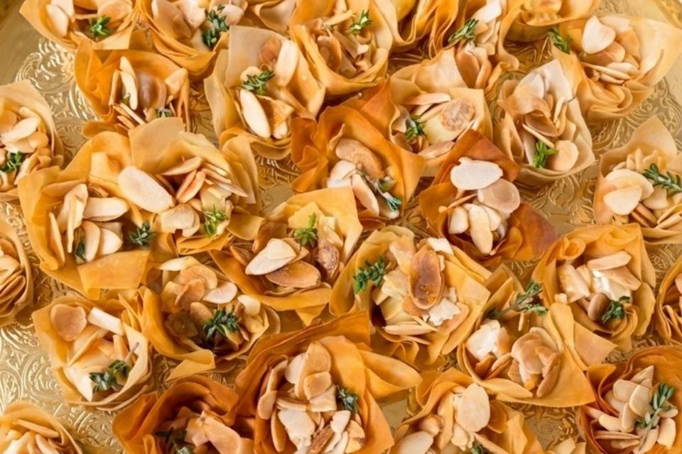 Cestinha de brie, mel e amêndo