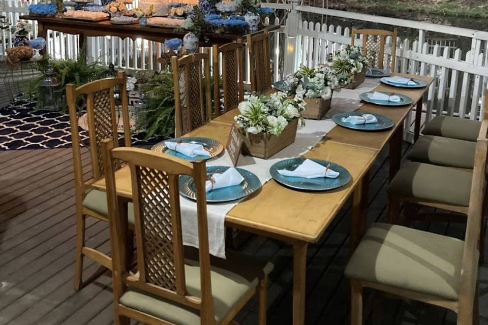 Mesa bem decorada