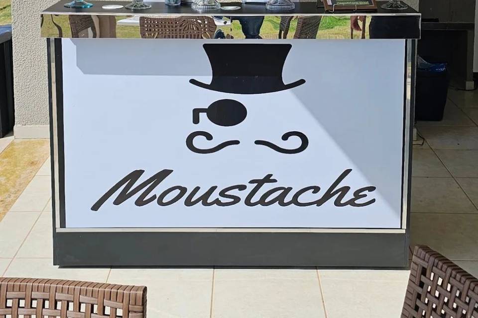 Moustache Drinks & Bartenders