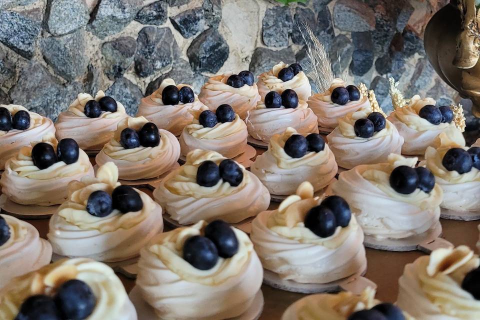 Pavlova frutas amarelas