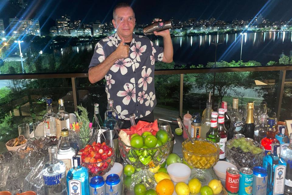 Vic's Open Bar