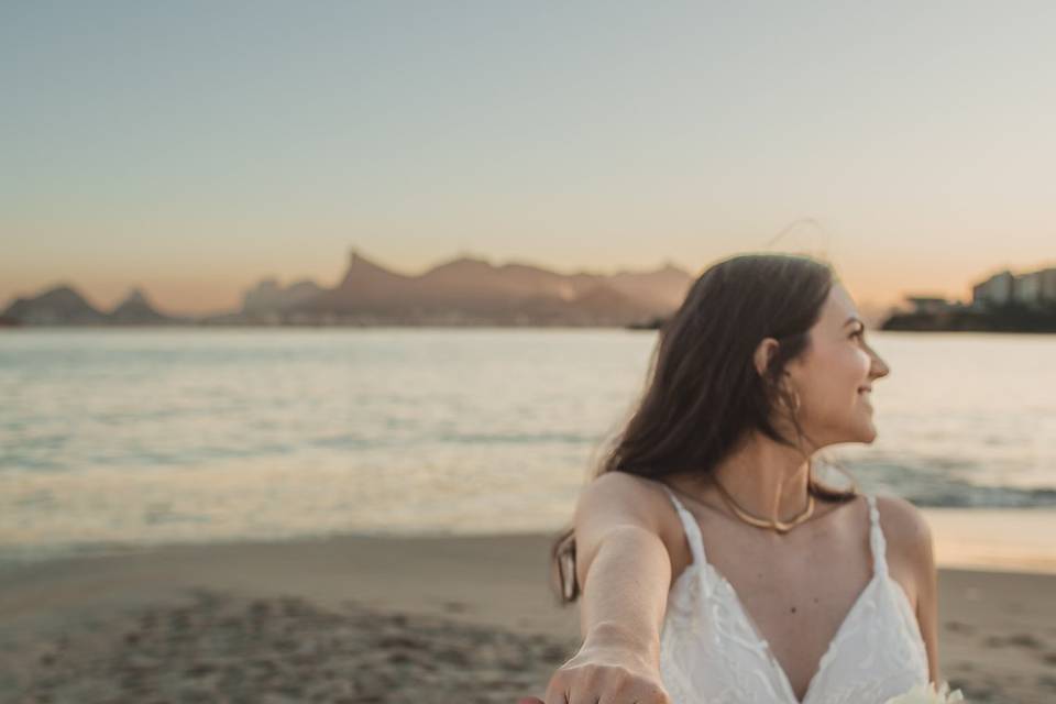 Noivos na praia de Icaraí