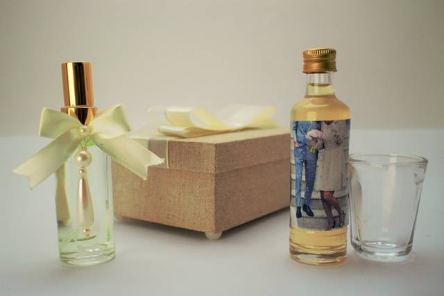Mini cachaça e aromatizador