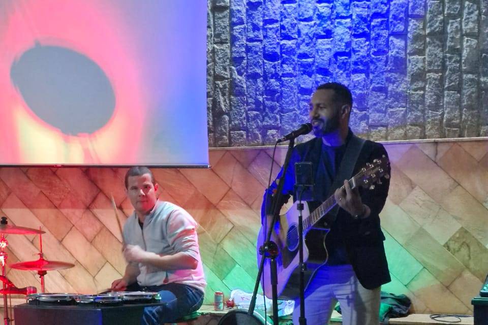 Violão e Tajon