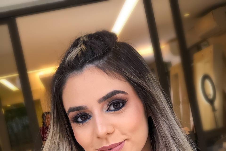 Yara Estrela Makeup