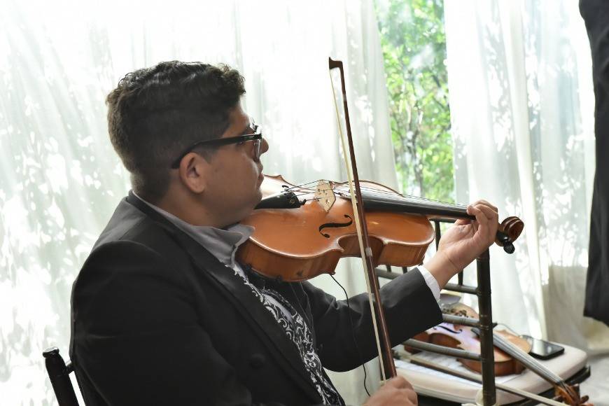 Violino, viola e contrabaixo