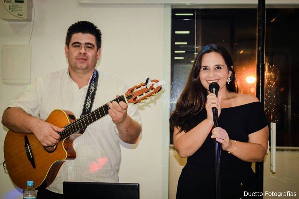 Daniela & Thiago voz e violão